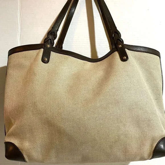 Gucci canvas leather tote with detachable pouch bag - Picture 2 of 15